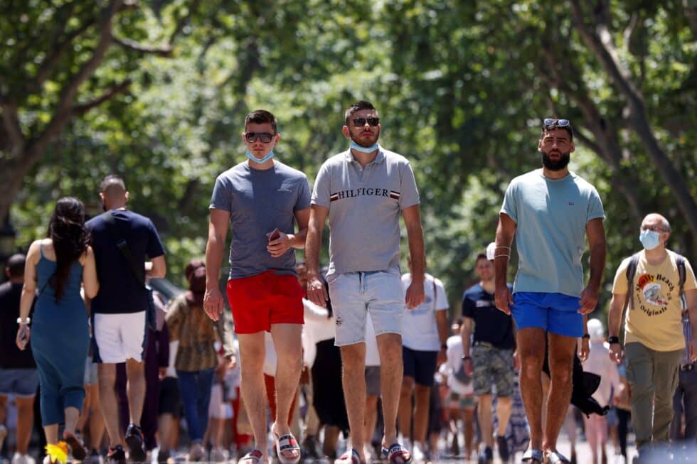 Ambiente en la Rambla de Barcelona este sábado, primer día que no es obligatorio el uso de mascarillas en exteriores.