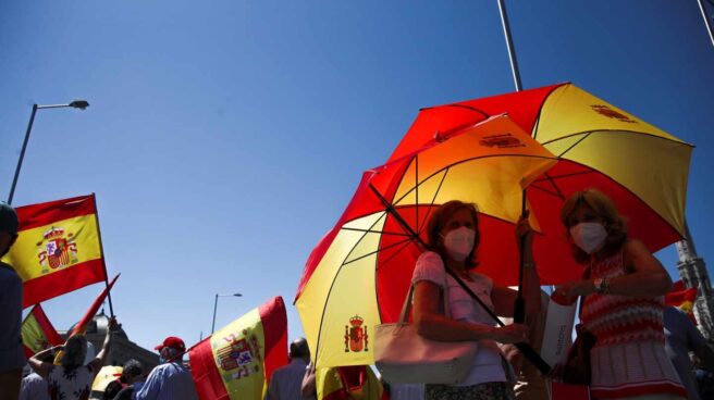 Manifestantes durante la concentración convocada por la plataforma Unión 78