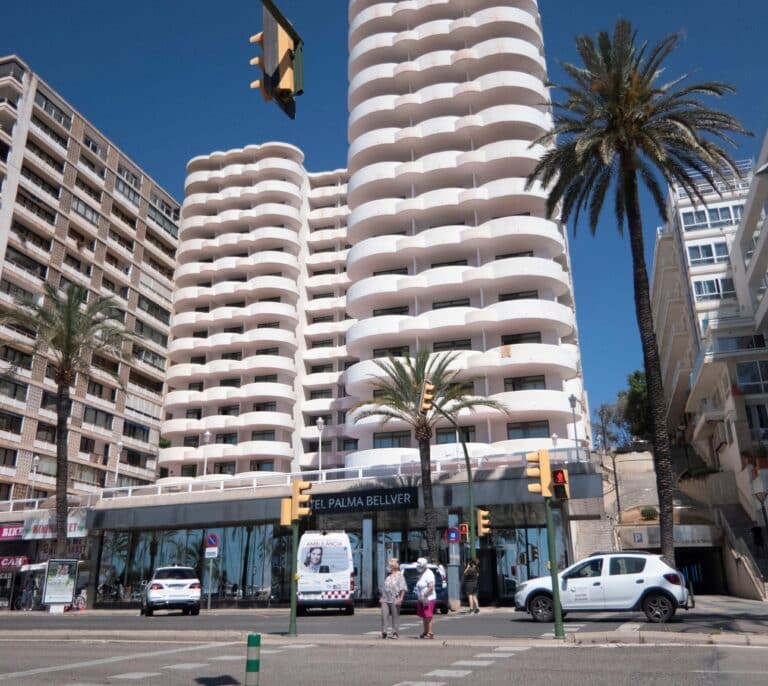 Imputada por "detención ilegal" la directora general que ordenó confinar a los estudiantes en Mallorca