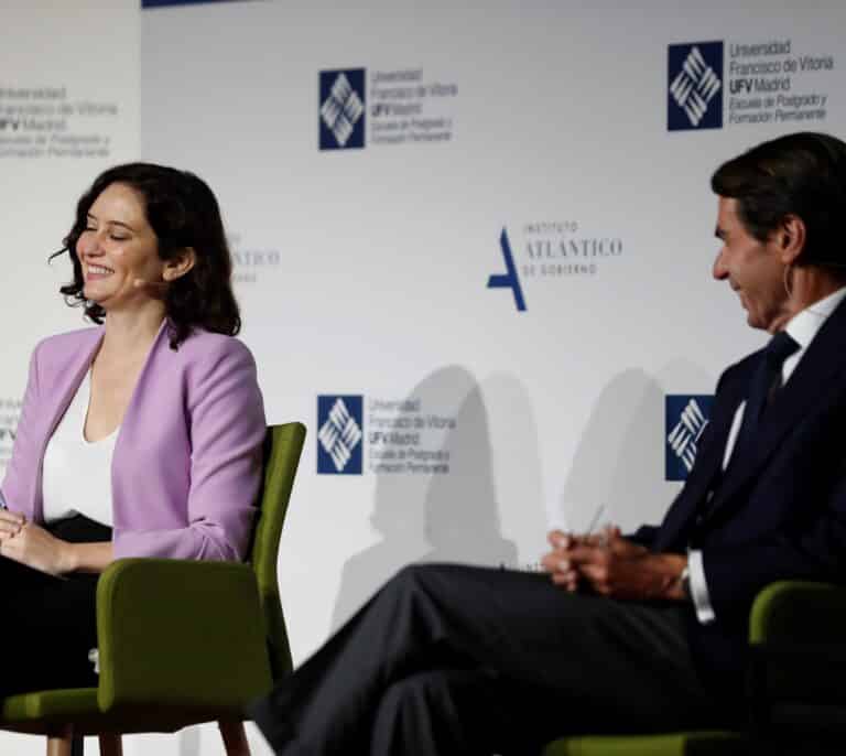 Ayuso, ante Aznar: "Si pretenden que me quede callada, lo llevan claro"