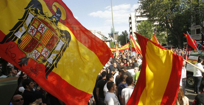 Dos sancionados con 4.000 euros por exhibir banderas franquistas en una manifestación en Valencia