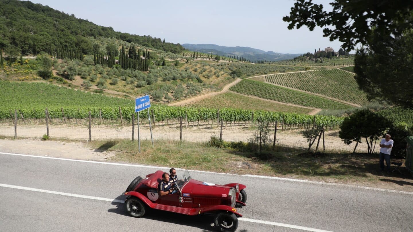 Alfa Romeo 6C 1500 Super Sport de 1928 durante la Mille Miglia (Italia)