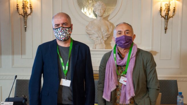 Los secretarios generales de CCOO y UGT, Unai Sordo (izquierda) y Pepe Álvarez (derecha)