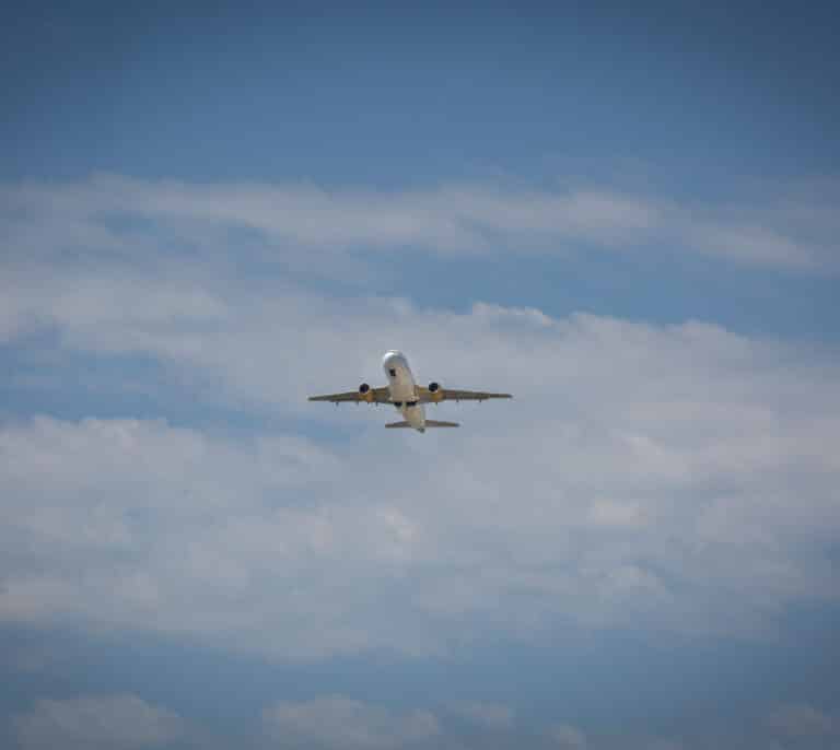 Las aerolíneas forzaron a los pasajeros a aceptar bonos durante la pandemia, una práctica "ilícita"