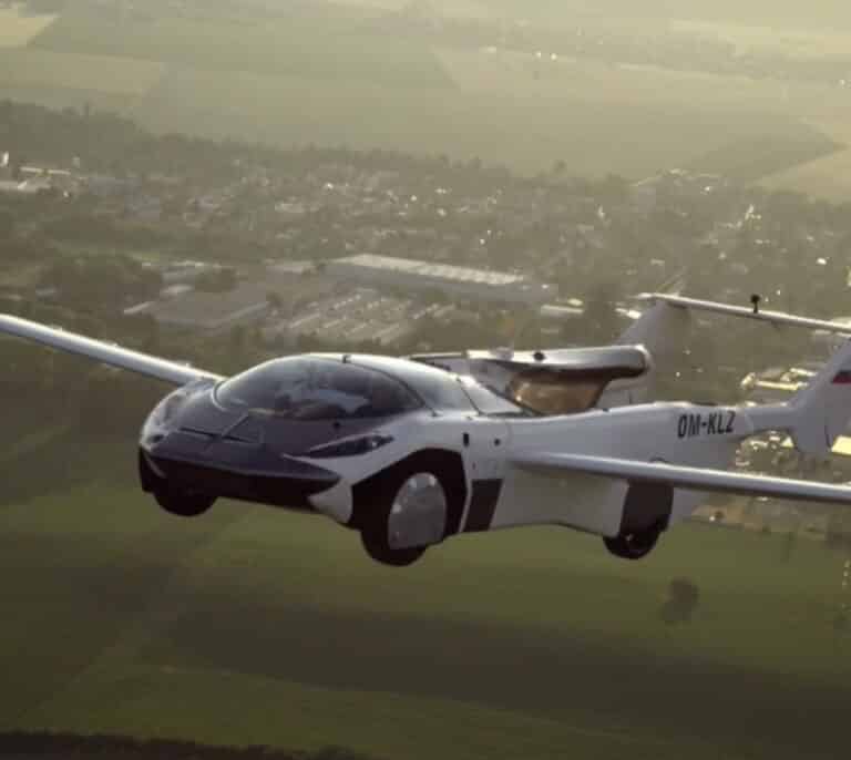 El futuro está aquí: un coche volador cubre 80 kilómetros en 35 minutos