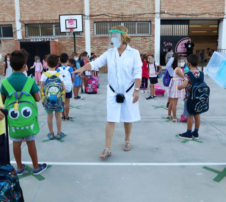 De bomba de relojería a lugar seguro: por qué los colegios han resistido al covid