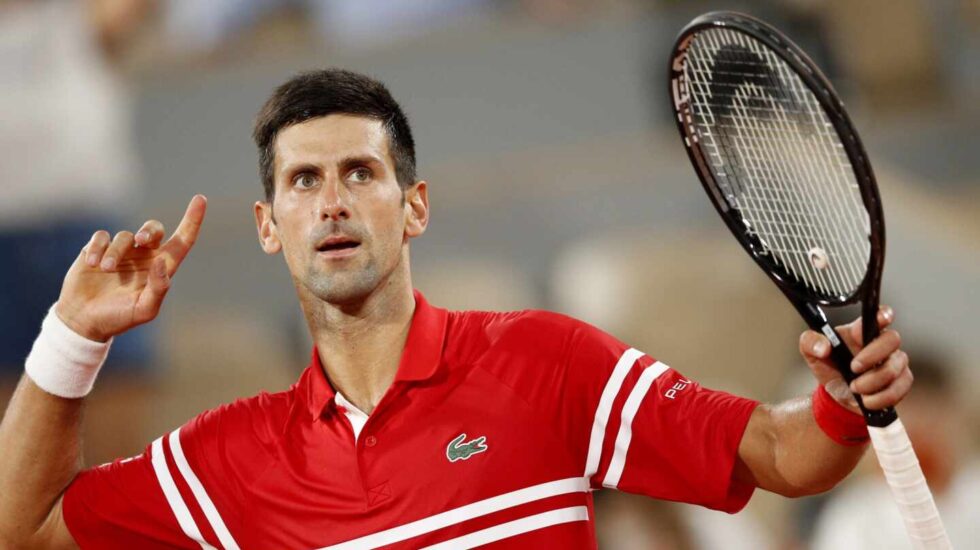 Djokovic celebra un punto en la semifinal de Roland Garros ante Rafael Nadal