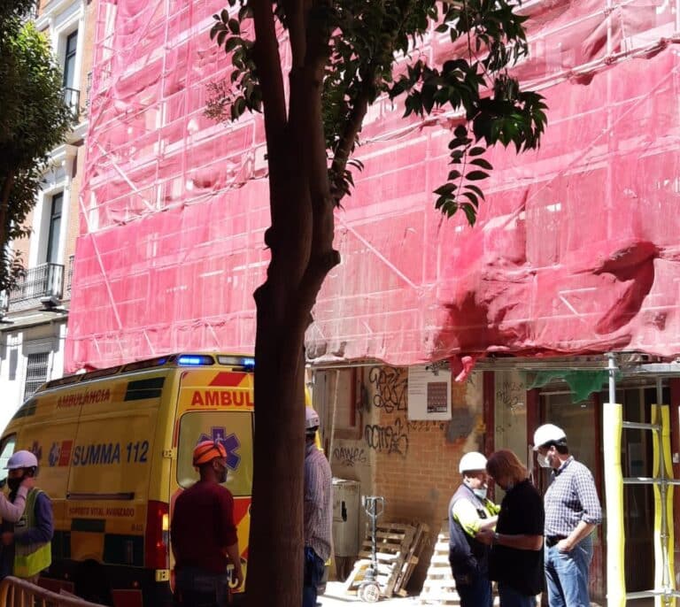 Herido un trabajador al cortarse con una radial en las obras de un edificio en Callao