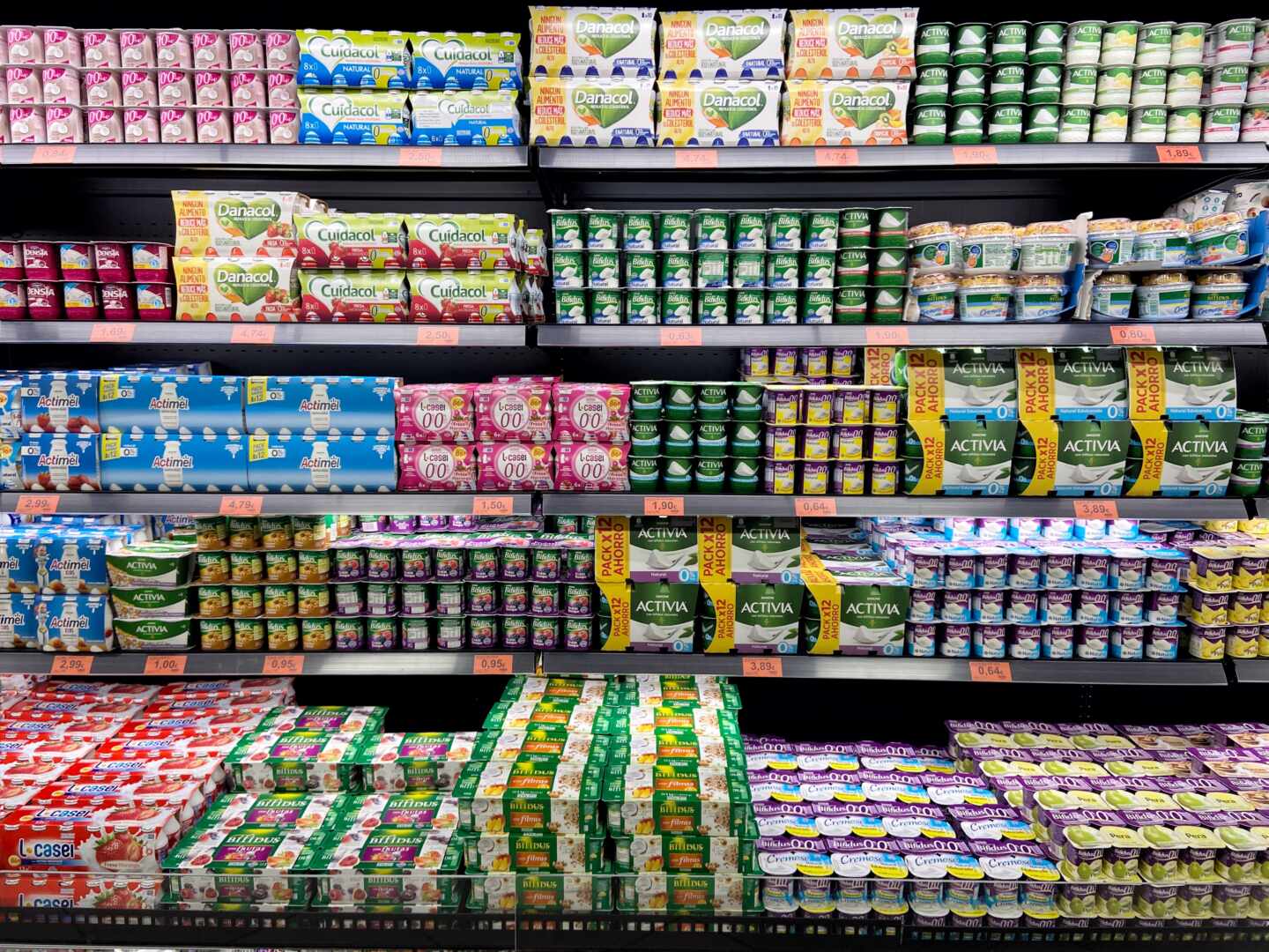 Sección de yogures y lácteos en un supermercado de Madrid.