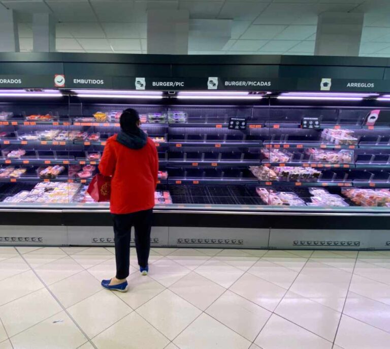 El comportamiento del consumidor en el súper ya es de tiempos de crisis: "Van más y compran menos"