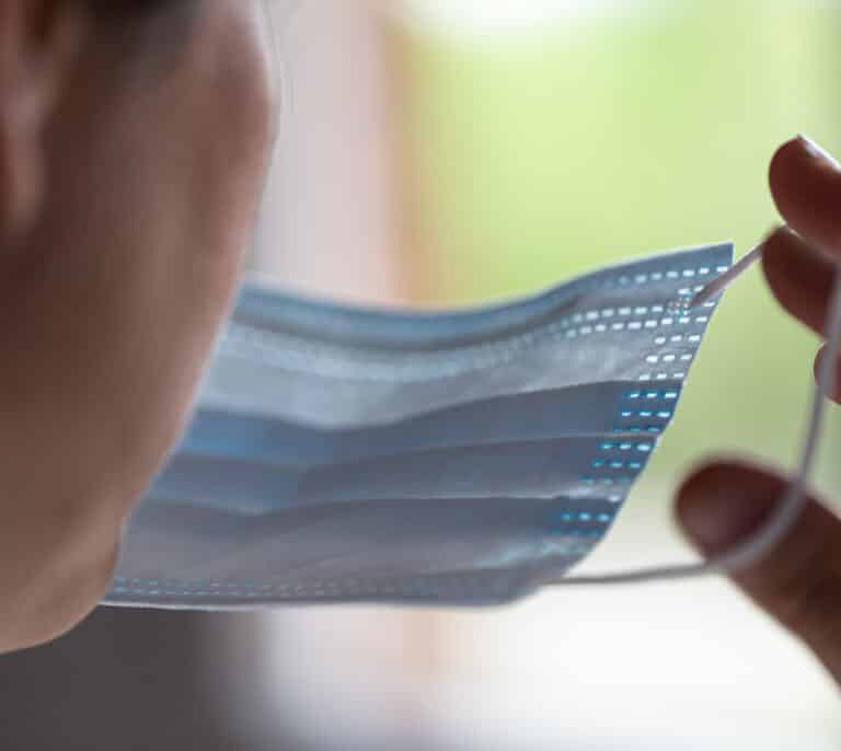 Nueva guía de Covid persistente: "Que los síntomas sean leves no significa que no nos cambie la vida"