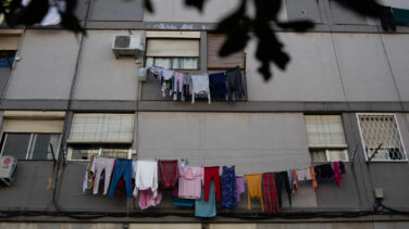 Familias numerosas critican la nueva tarifa de la luz: "Un hogar con hijos no puede poner lavadoras de madrugada"