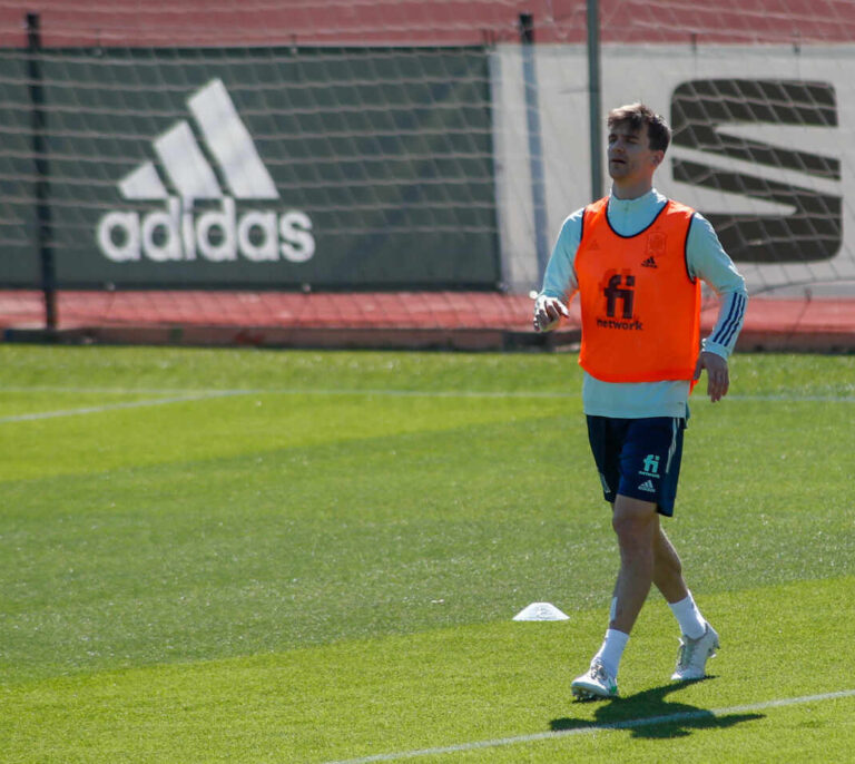 Diego Llorente, segundo positivo por coronavirus en la selección española