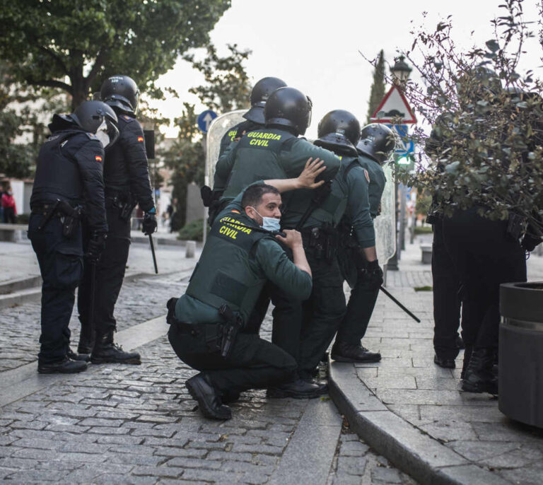 La Guardia Civil detiene a 16 personas por los incidentes en el mitin de Vox en Navalcarnero