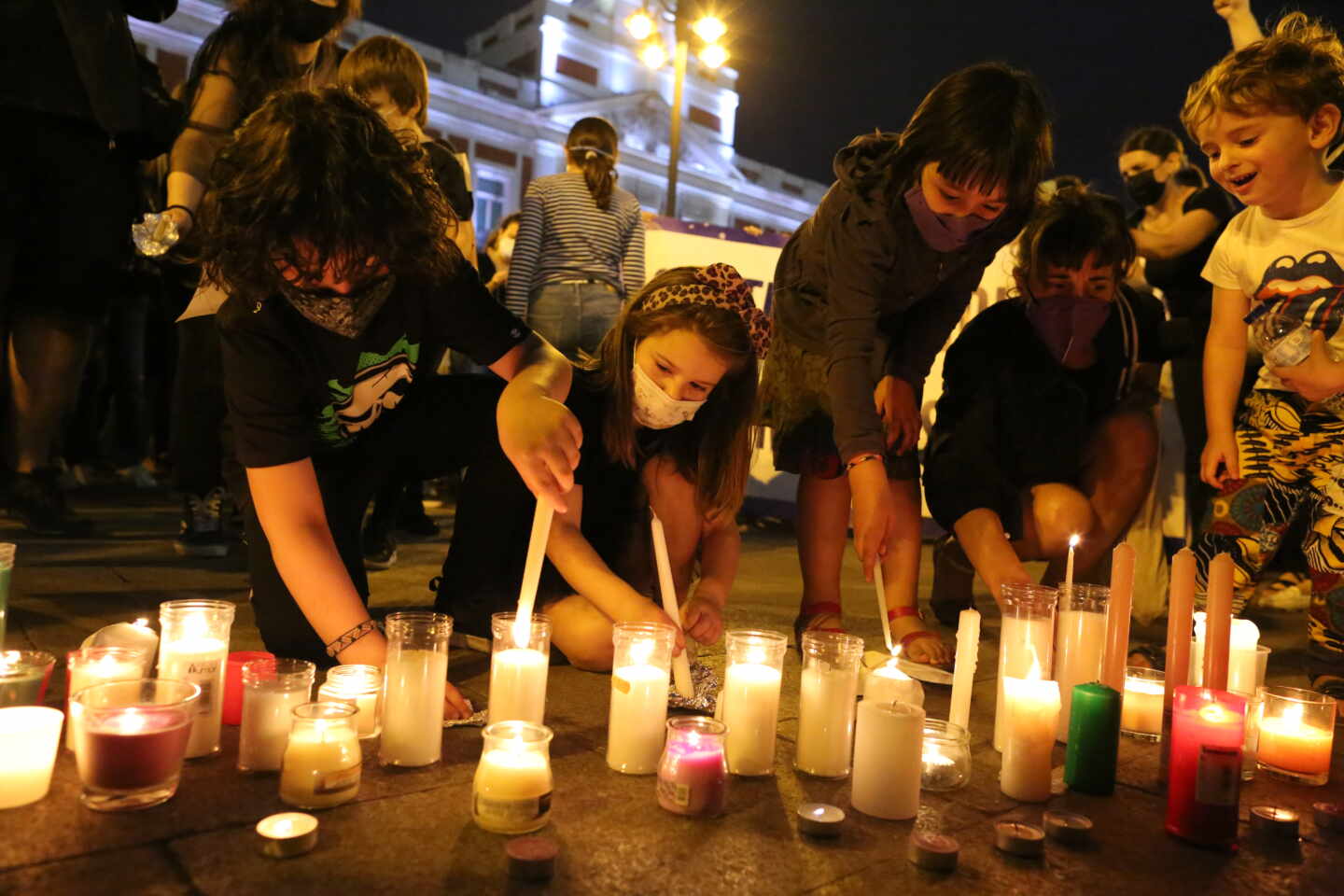 Un párroco culpa de los asesinatos de Anna y Olivia a la "infidelidad" de la madre