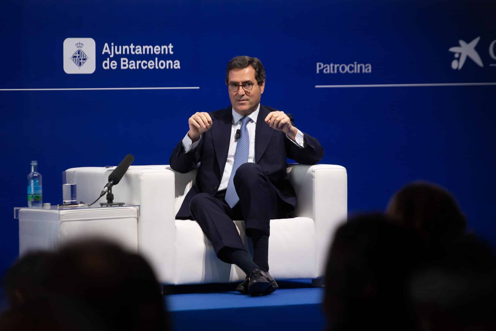 El presidente de la CEOE, Antonio Garamendi, interviene en la inauguración de la segunda jornada de la XXXVI Reunión del Cercle d"Economia