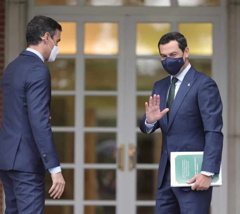 Moreno traslada a Sánchez que no tiene intención de convocar andaluzas en otoño, aunque le beneficie