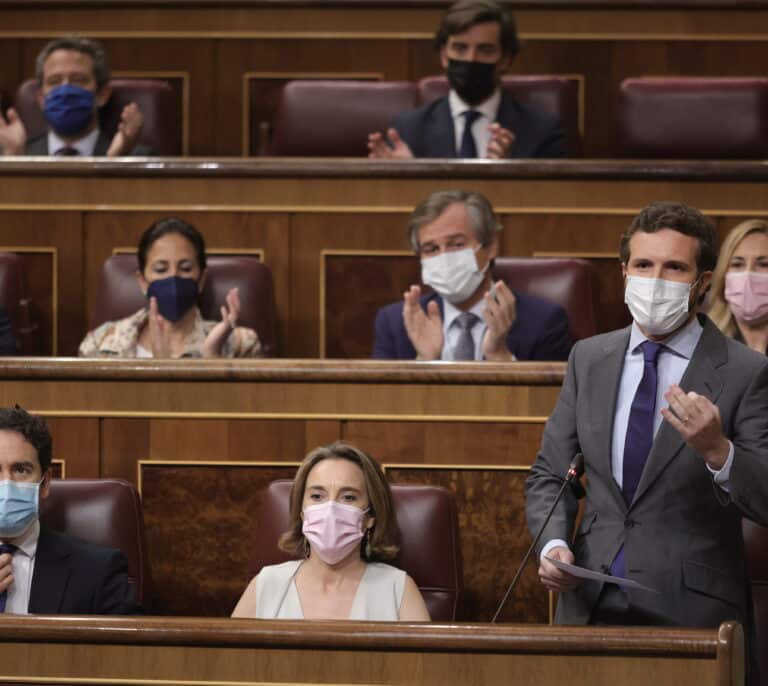 Casado a Sánchez: "Si le queda algo de dignidad, debería dimitir hoy mismo"