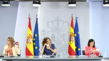 El hachazo fiscal a las eléctricas para abaratar la factura de la luz no se notará hasta final de año
