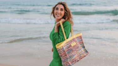Paz Padilla y Anna Ferrer lanzan su nueva y polémica colección de bolsos