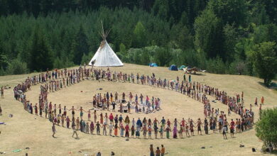 Invasión hippie en la Sierra de Grazalema: "Sus perros han atacado a mis cabras"