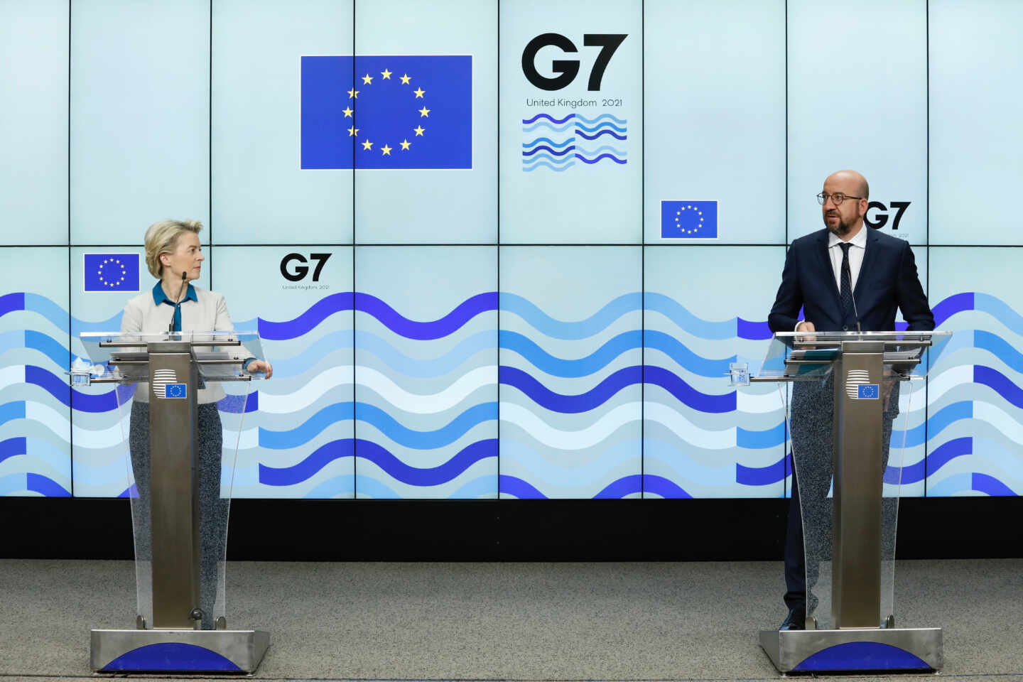 El presidente del Consejo Europeo, Charles Michel, junto a la presidenta de la Comisión Europea, Ursula von der Leyen