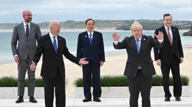 Los líderes de EEUU, Japón, Reino Unido e Italia y el presidente del Consejo Europeo, en la cumbre del G-7 en Cornualles.