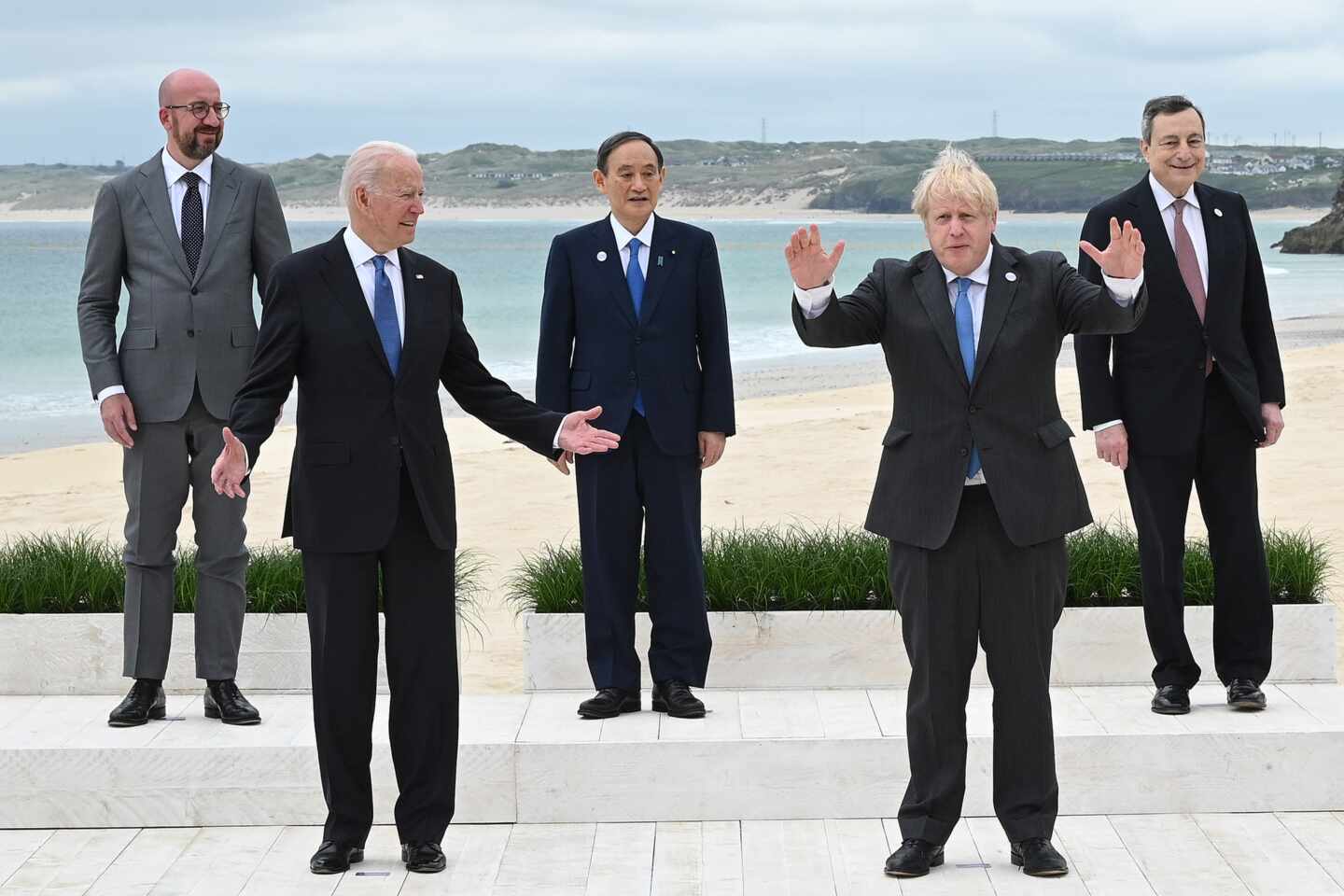 Los líderes de EEUU, Japón, Reino Unido e Italia y el presidente del Consejo Europeo, en la cumbre del G-7 en Cornualles.