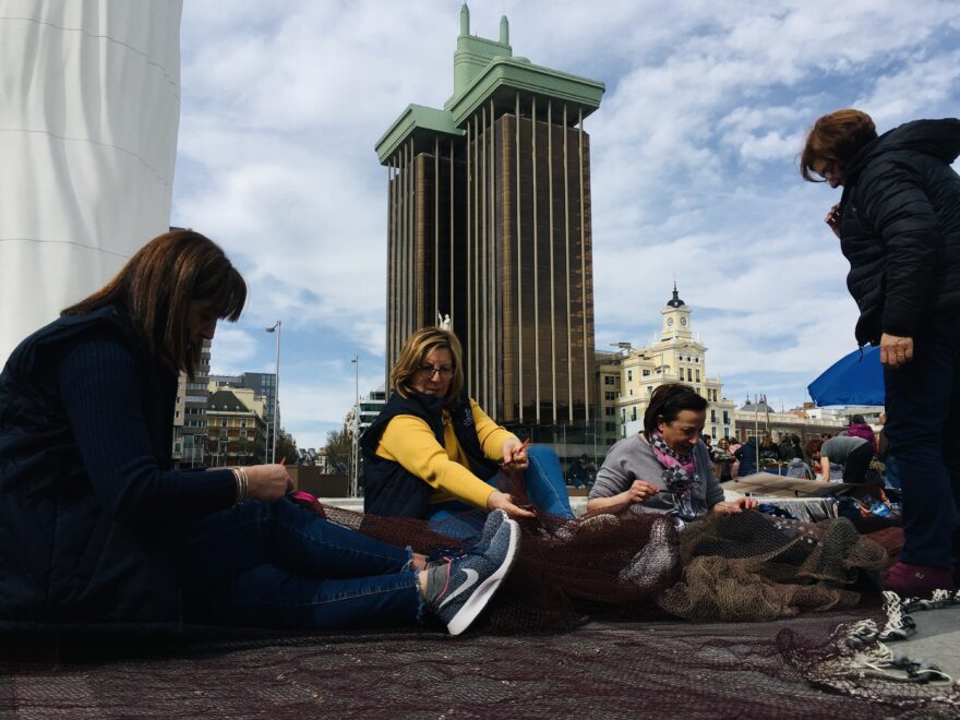 Un grupo de rederas en la plaza de Colón de Madrid