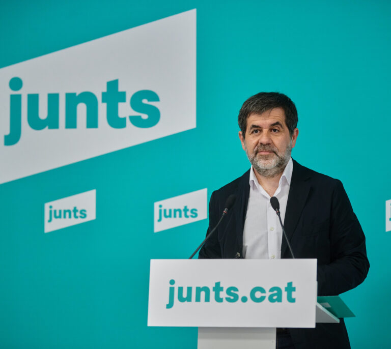 Junts revienta la mesa de diálogo y no acudirá si no se aceptan sus nombres