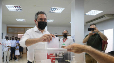 Sánchez barre a Susana Díaz e impone a su candidato para Andalucía, Juan Espadas