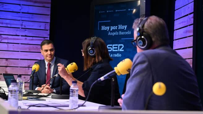El presidente del Gobierno, Pedro Sánchez, durante su entrevista en 'Hoy por hoy'. El presidente del Gobierno, Pedro Sánchez, durante su entrevista en 'Hoy por hoy'.