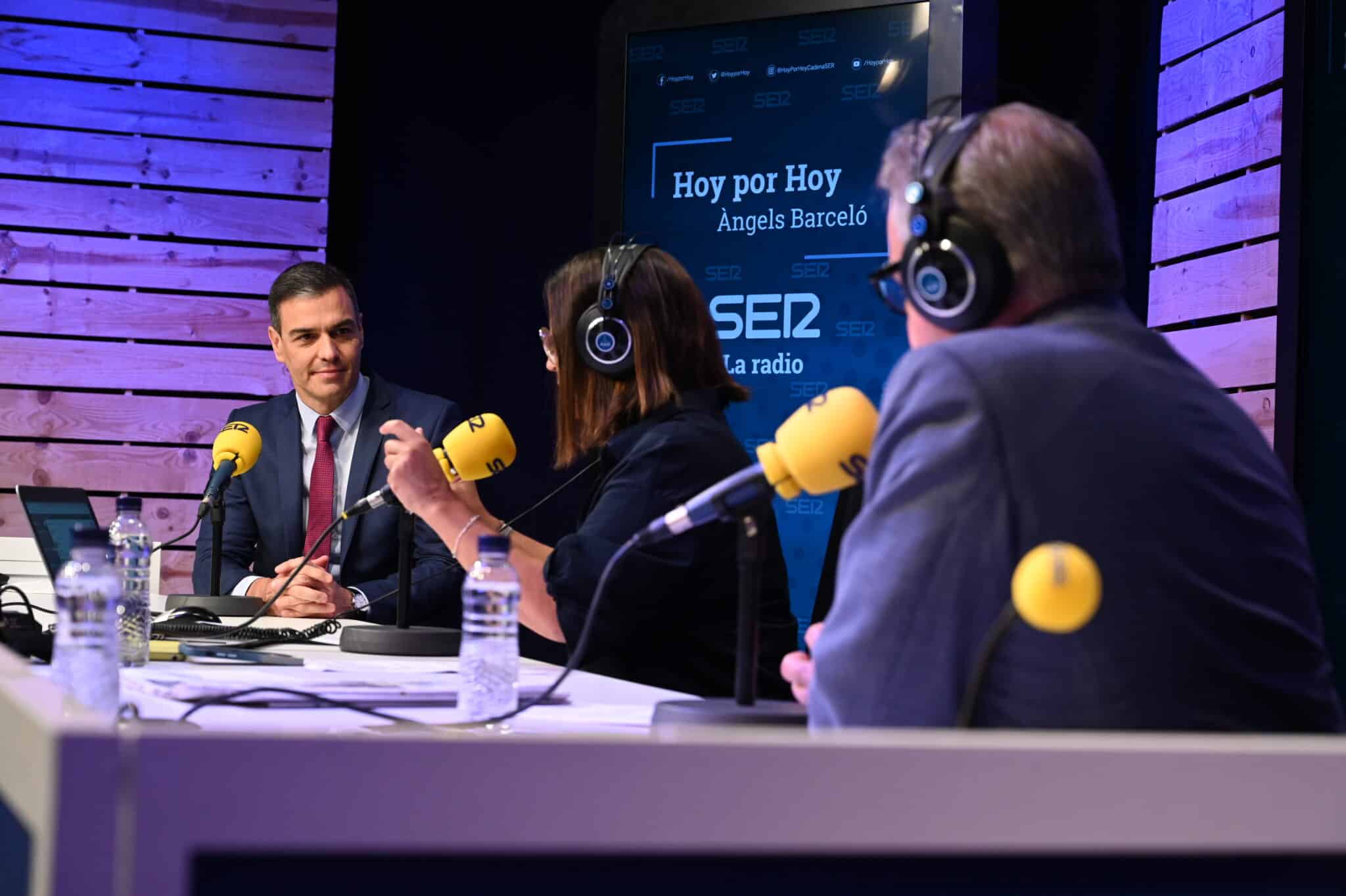 El presidente del Gobierno, Pedro Sánchez, durante su entrevista en 'Hoy por hoy'.
