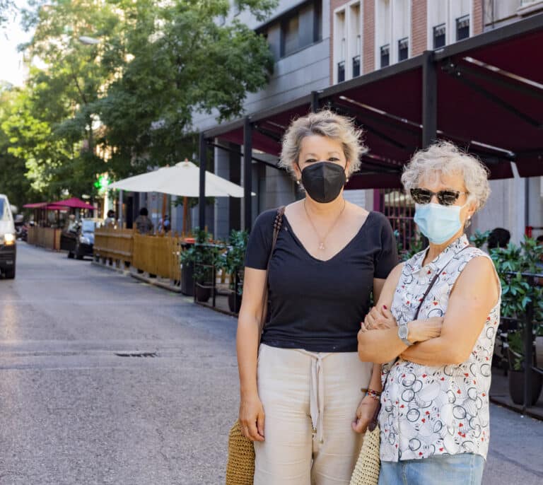 Las vecinas que huyen de Ponzano cuando llega el viernes: "El ruido es insoportable"