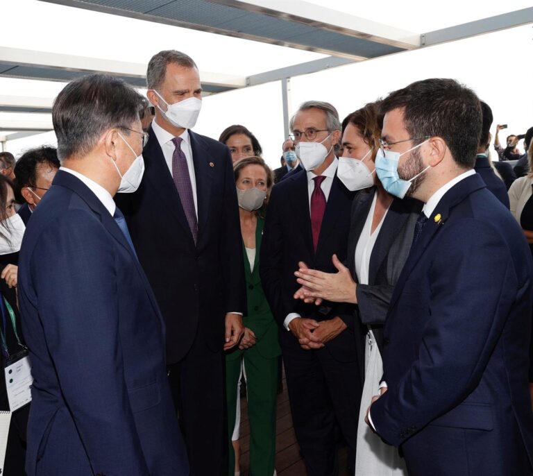 Aragonès fuerza el encuentro con Felipe VI tras evitar recibirlo a su llegada a Barcelona