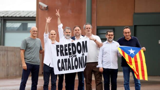 Los presos independentistas salen de la cárcel tras los indultos de Sánchez
