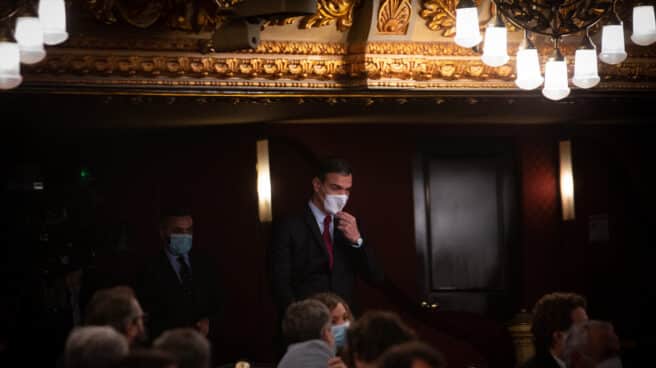 Pedro Sánchez entra en el Liceu de Barcelona. Pedro Sánchez entra en el Liceu de Barcelona.
