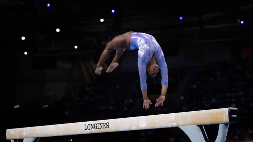 La gimnasta Simone Biles, durante un ejercicio en 2019