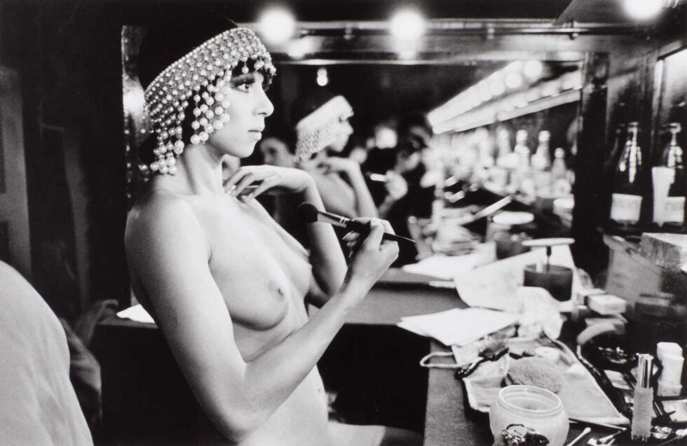 Bailarinas de Crazy Horse que fotografio Timm Rautert en 1977.