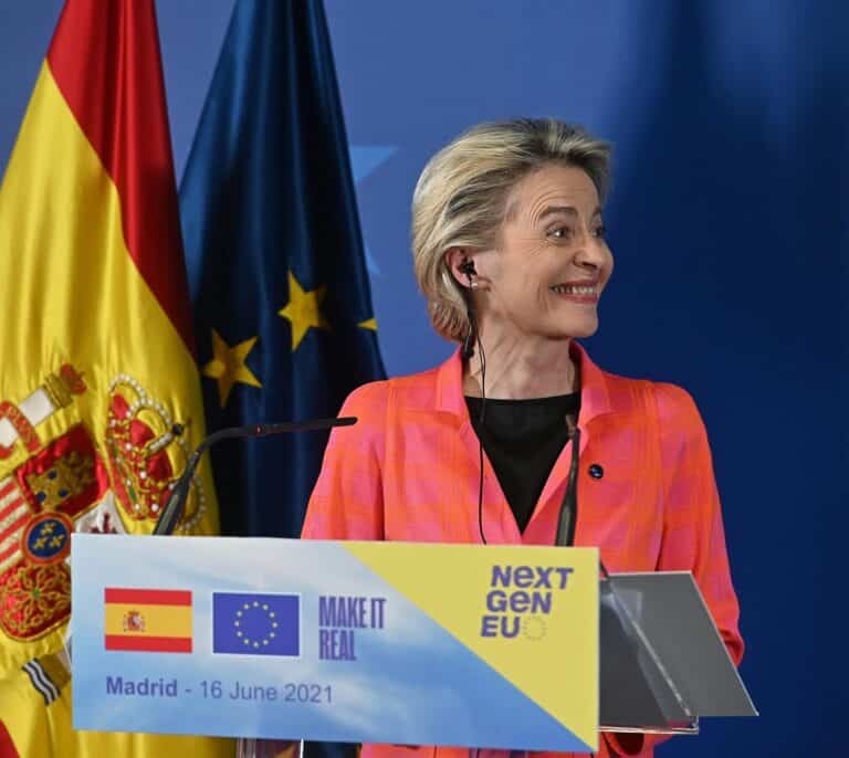 Bruselas aprueba el desembolso del primer paquete de fondos europeos para España