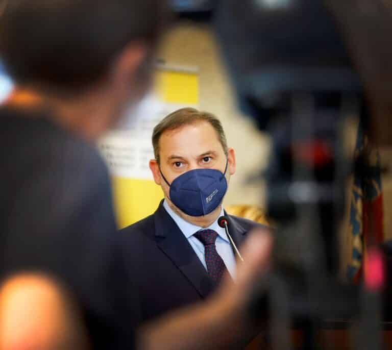 Ábalos defiende los indultos: "Si lo vuelven a hacer, el Estado ha demostrado fortaleza para no permitirlo"