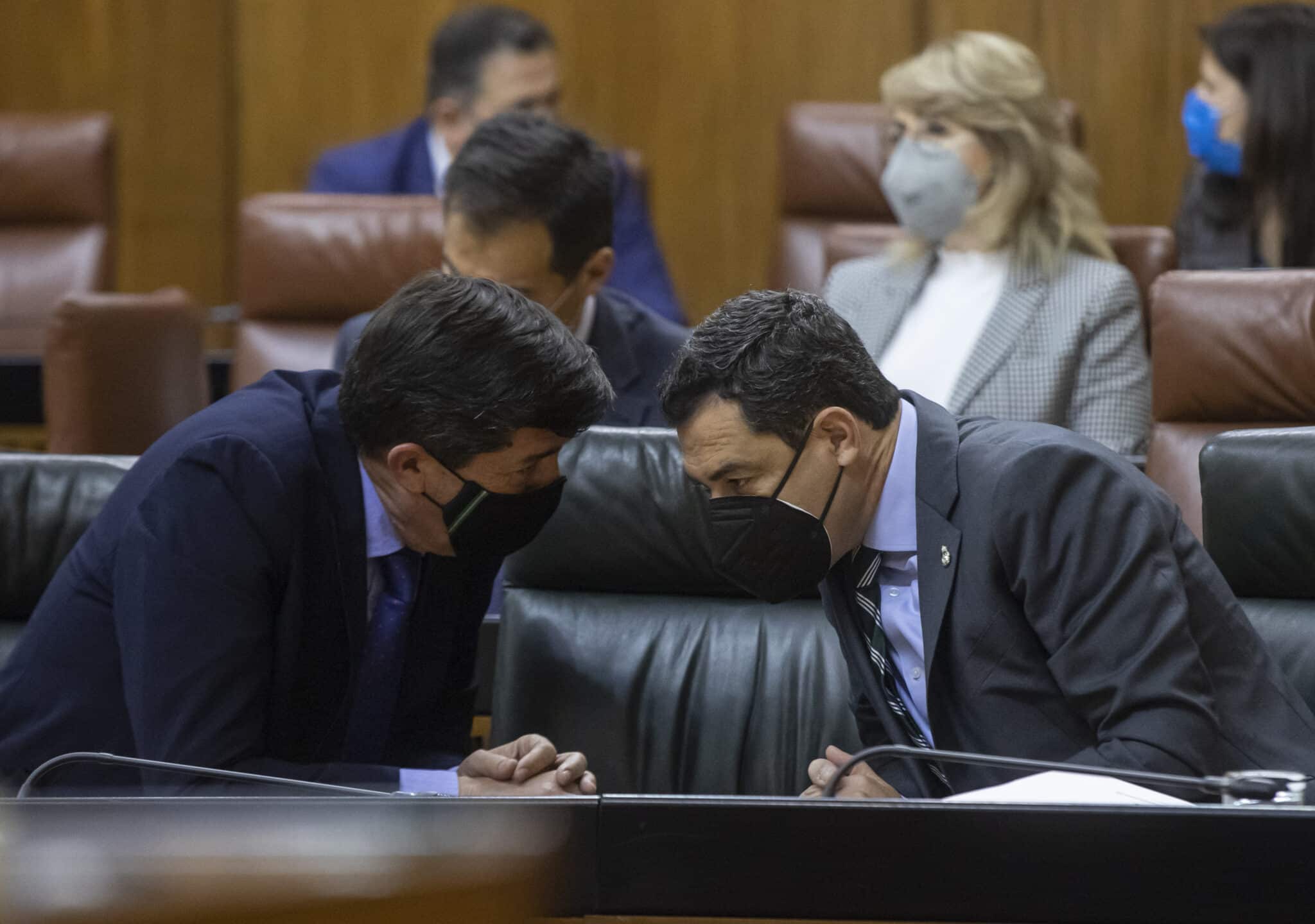 El presidente de la Junta de Andalucía, Juanma Moreno; y el vicepresidente, Juan Marín.