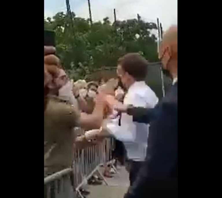 Macron, abofeteado durante una visita a hosteleros en el sur de Francia