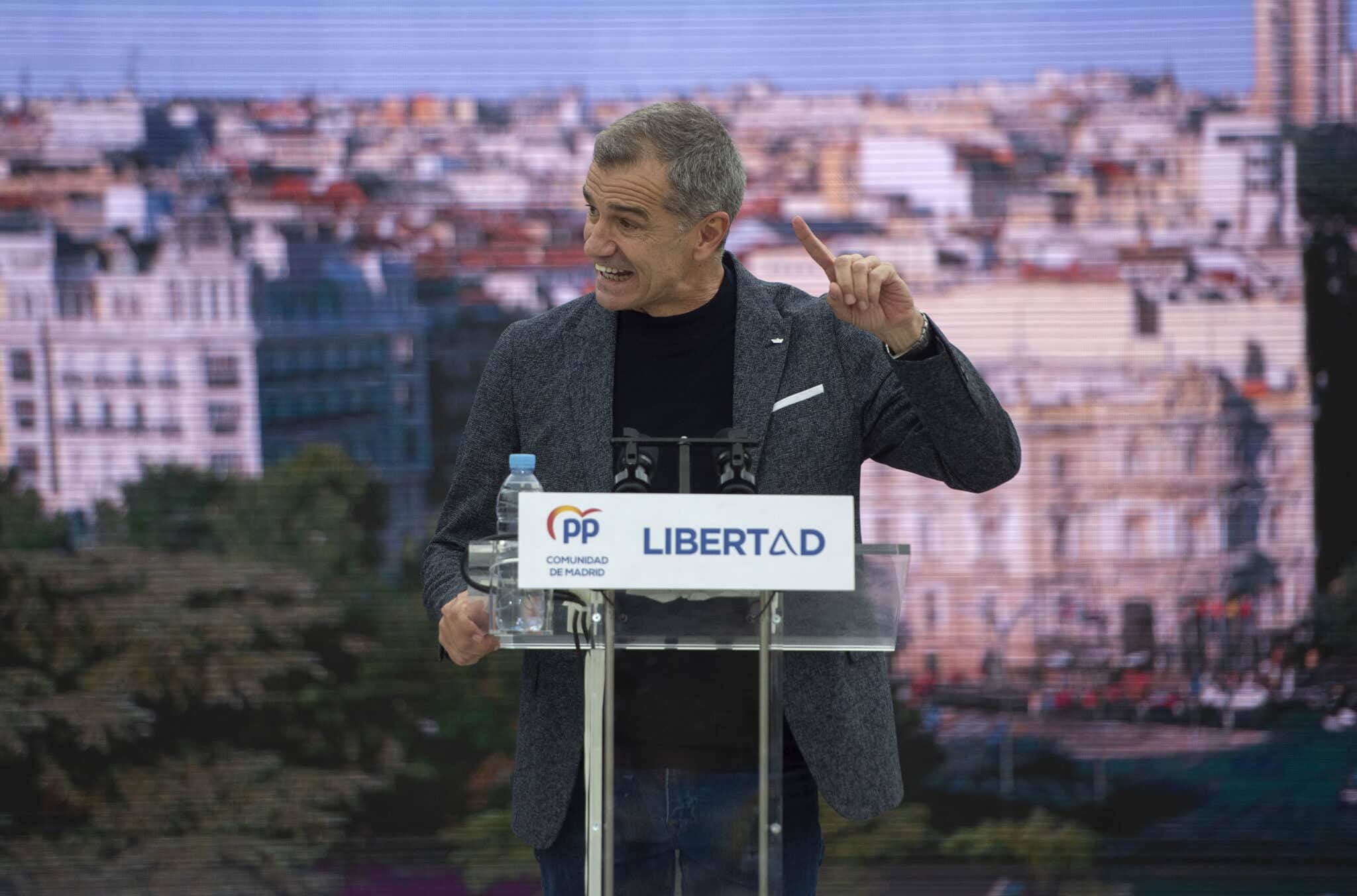 Fotografía de archivo. El ex dirigente de Ciudadanos, Toni Cantó, en un acto de campaña de Ayuso.