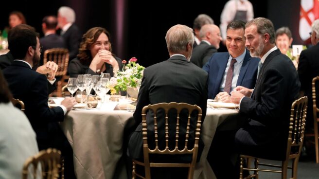 Felipe VI cena con Pedro Sánchez, Pere Aragonès y Ada Colau en la inauguración del Mobile World Congress 2021. Felipe VI cena con Pedro Sánchez, Pere Aragonès y Ada Colau en la inauguración del Mobile World Congress 2021.