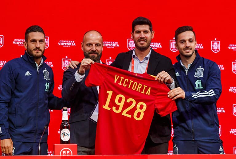Mediaset, una cervecera andaluza o Seat se la juegan ante el posible adiós de España en la Euro