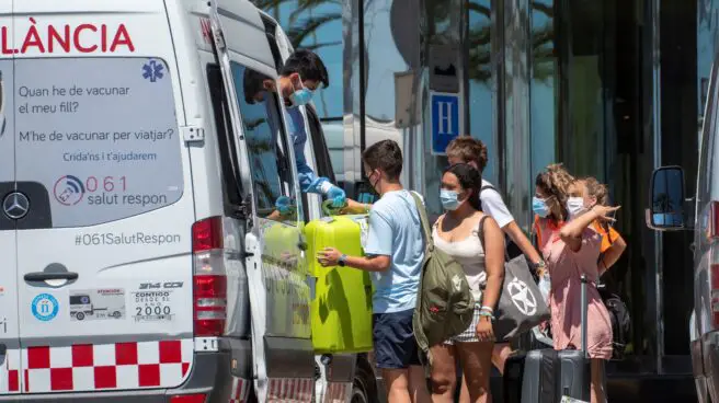 Un total de 33 jóvenes de diferentes CCAA, positivos en Covid en Mallorca tras el 'macrobrote'