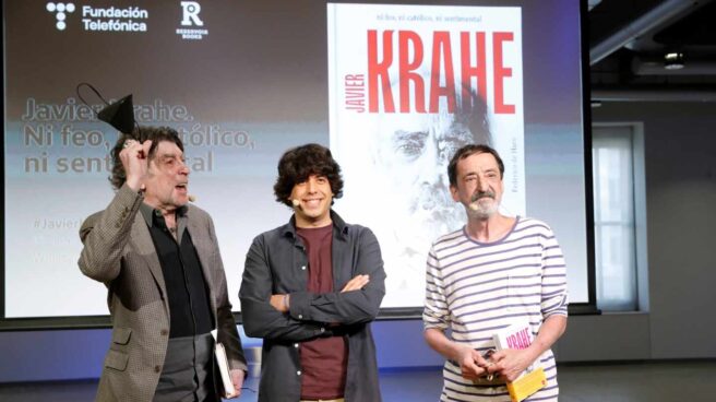 Federico Haro, en el centro, junto a Joaquín Sabina y Javier López de Guereña.