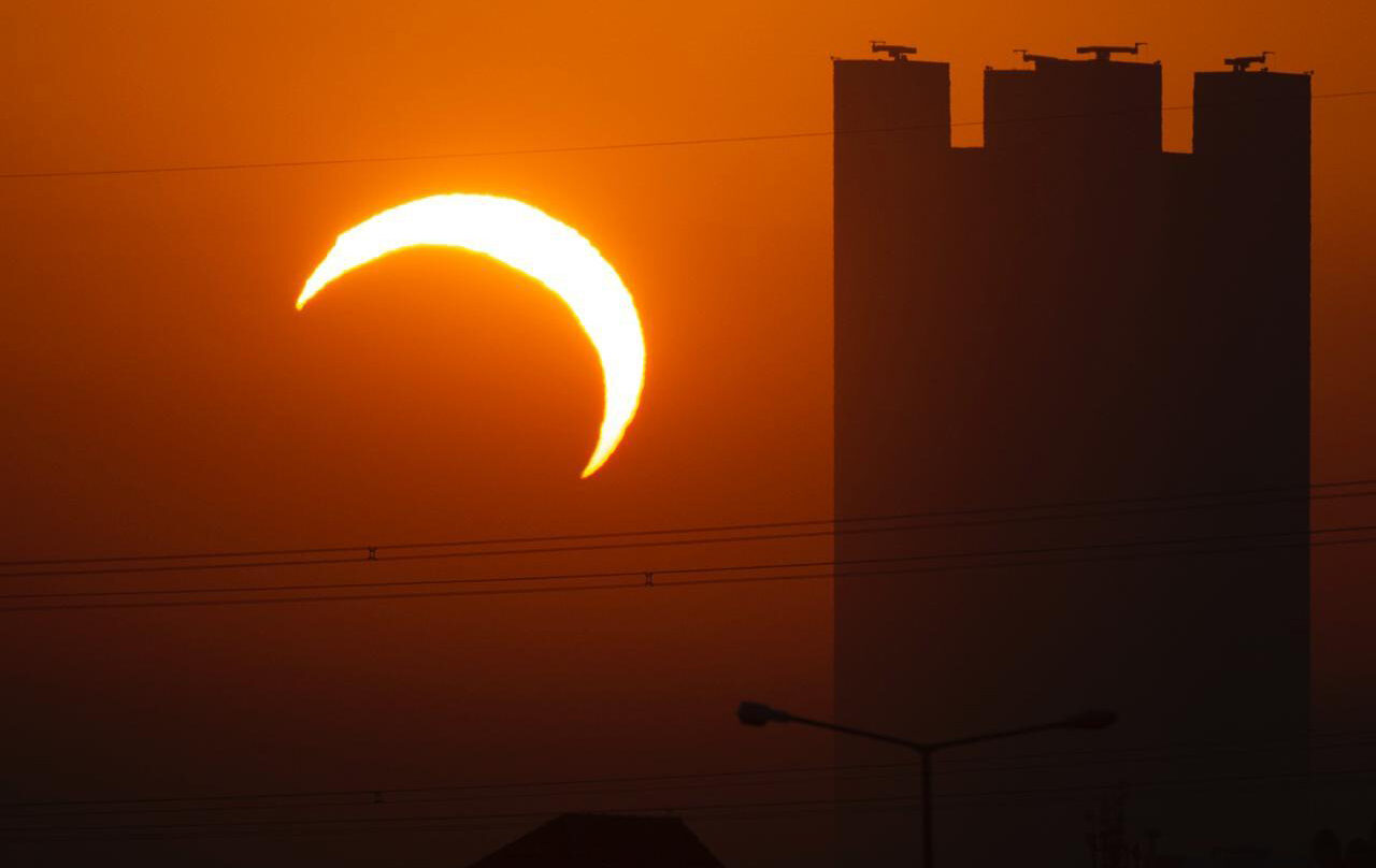 Imagen de un eclipse anular el 26 de diciembre de 2019 en Riad, Arabia Saudí