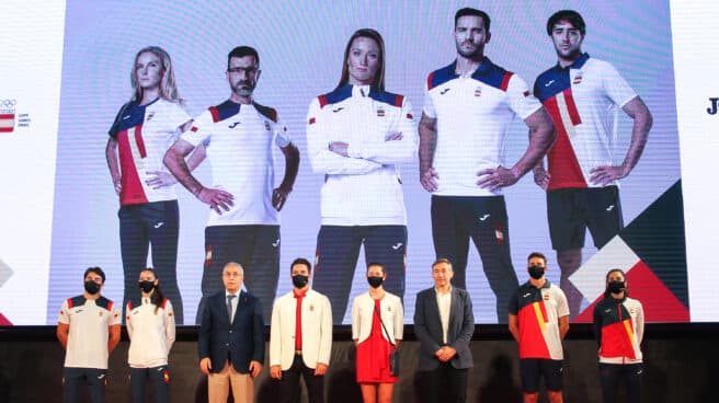 Así es la equipación de España para los Juegos Olímpicos de Tokio Varios atletas españoles, durante la presentación de la equipación para los Juegos Olímpicos de Tokio 2020